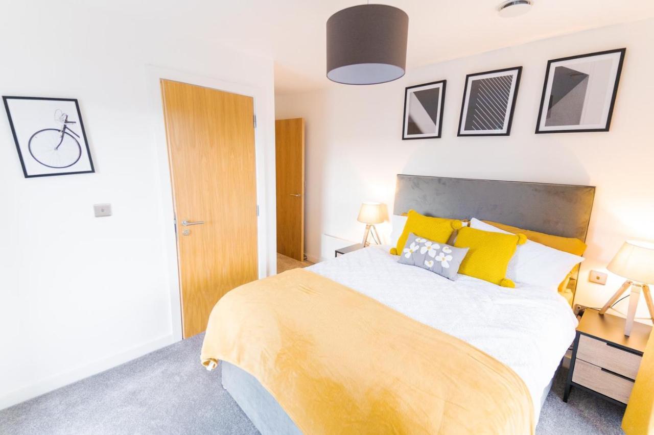 Exquisite Cosy 2-Bed Apartment In Salford Manchester Bagian luar foto