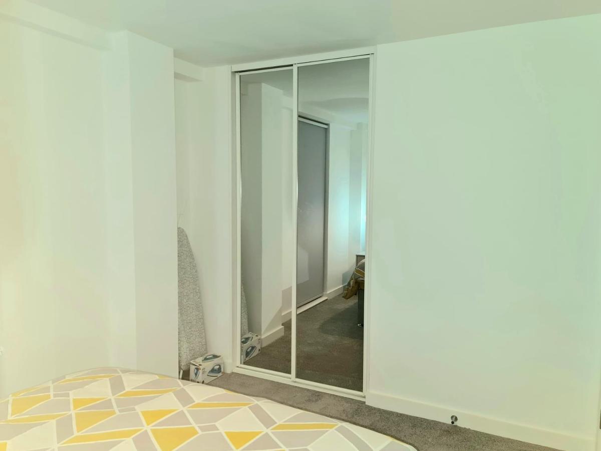 Exquisite Cosy 2-Bed Apartment In Salford Manchester Bagian luar foto