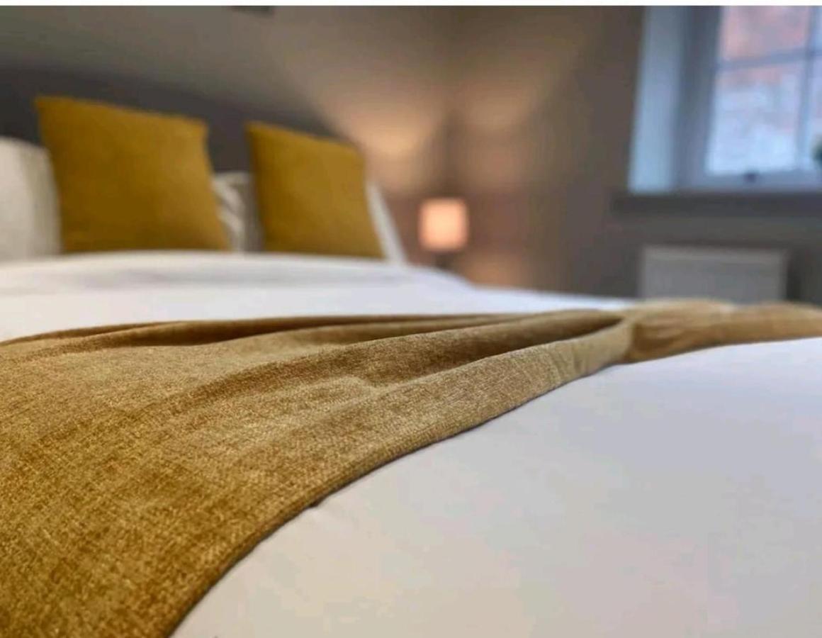 Exquisite Cosy 2-Bed Apartment In Salford Manchester Bagian luar foto