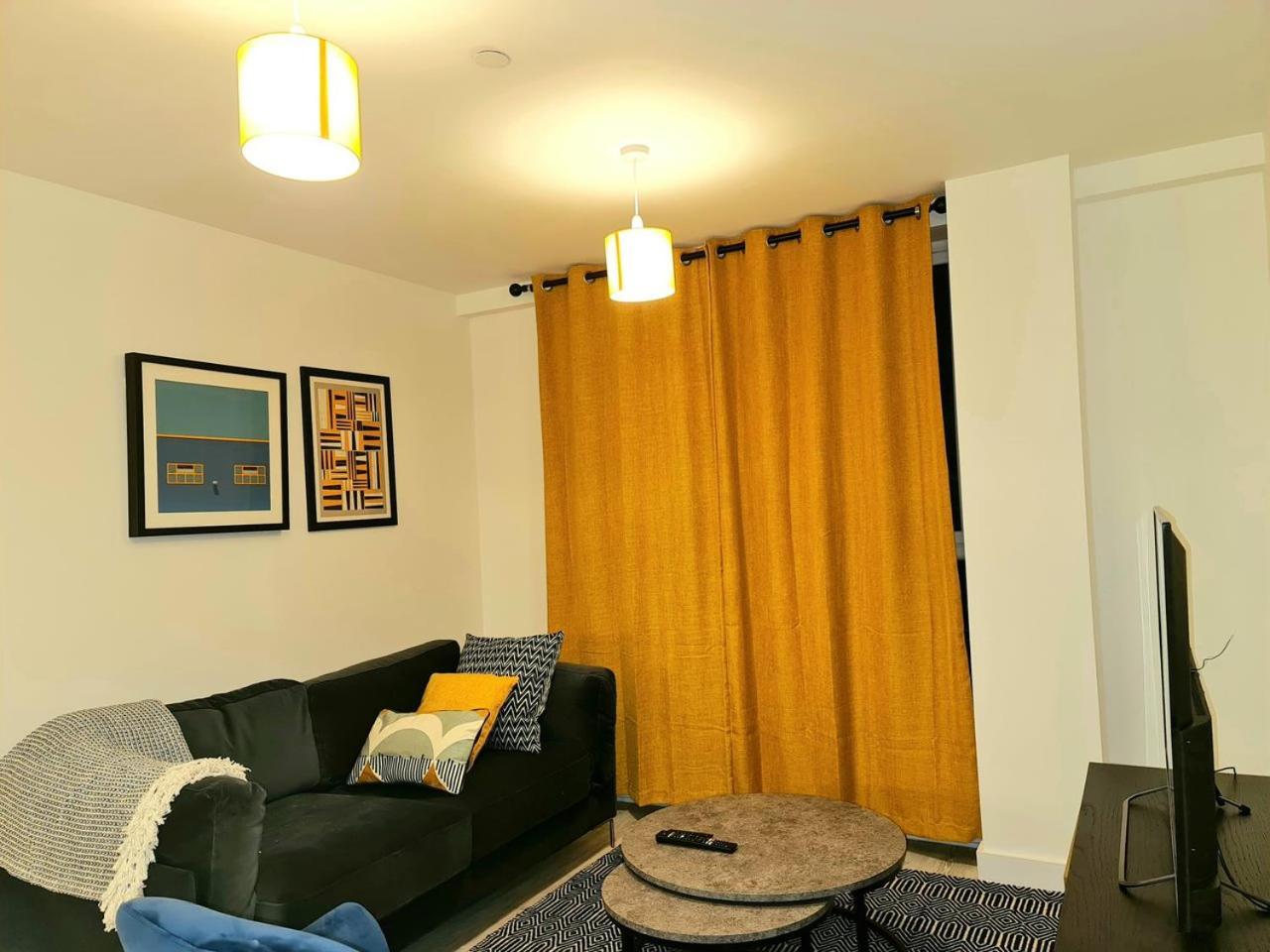 Exquisite Cosy 2-Bed Apartment In Salford Manchester Bagian luar foto
