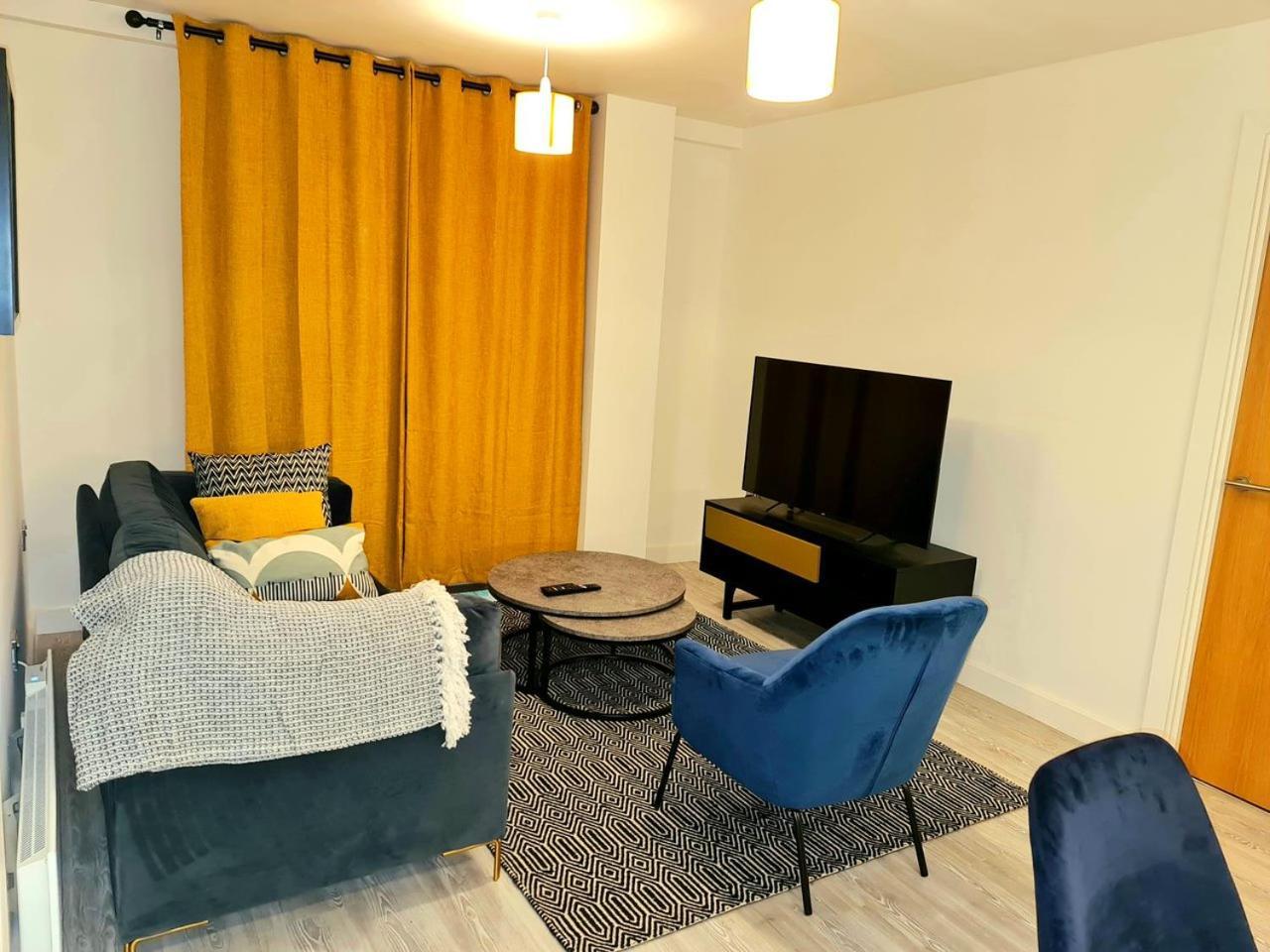 Exquisite Cosy 2-Bed Apartment In Salford Manchester Bagian luar foto