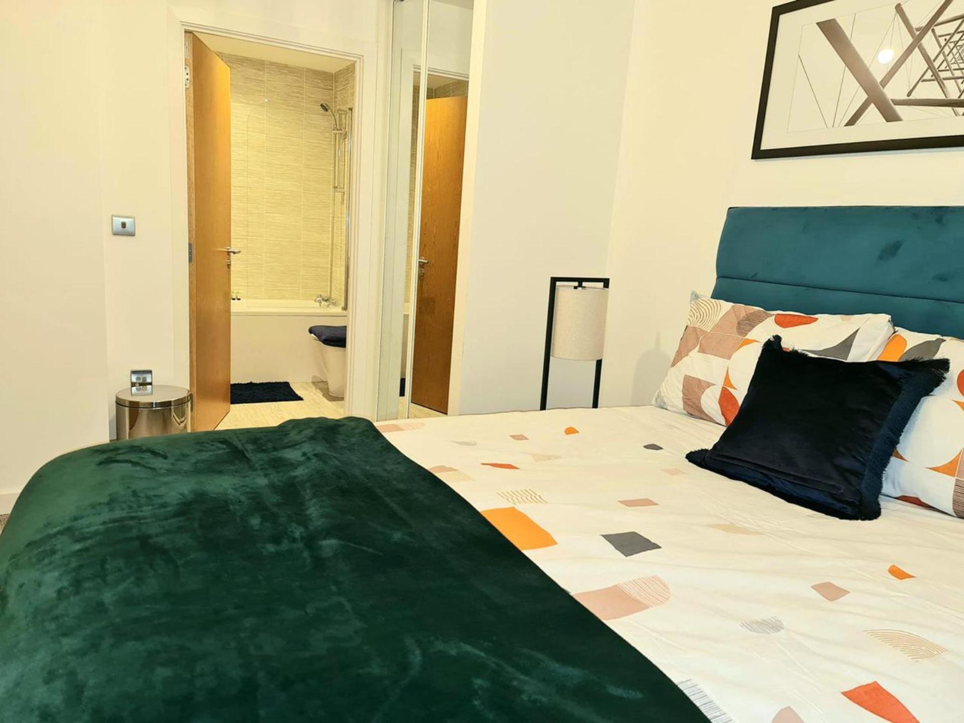 Exquisite Cosy 2-Bed Apartment In Salford Manchester Bagian luar foto
